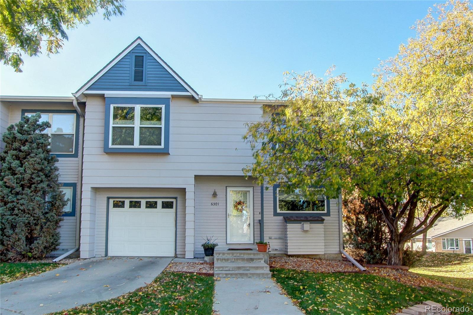 Townhouse for sale at 6301 W Byers Pl, Lakewood, CO 80226 | MLS# 8186421
