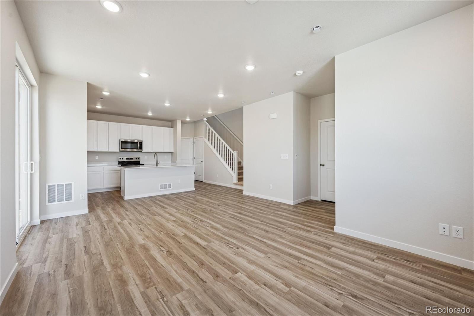 Photo 3 of Single family home for sale at 4593 N Versailles St, Aurora, CO 80019 | MLS# 8979590 | Listing updated on 2026-10-23