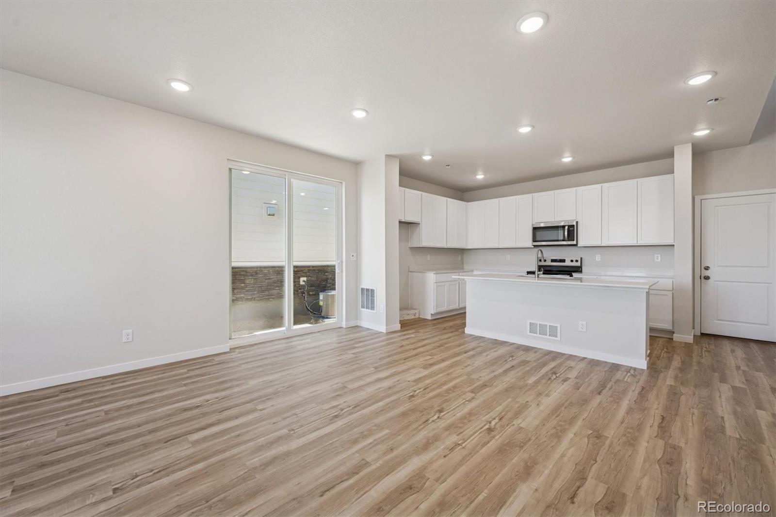 Photo 2 of Single family home for sale at 4593 N Versailles St, Aurora, CO 80019 | MLS# 8979590 | Listing updated on 2026-10-23