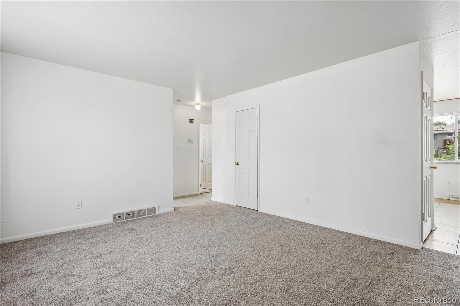 Photo 3 of Sale Pending at 953 S Yarrow St, Lakewood, CO 80226 | MLS# 2235620 | Listing updated on 2026-09-24