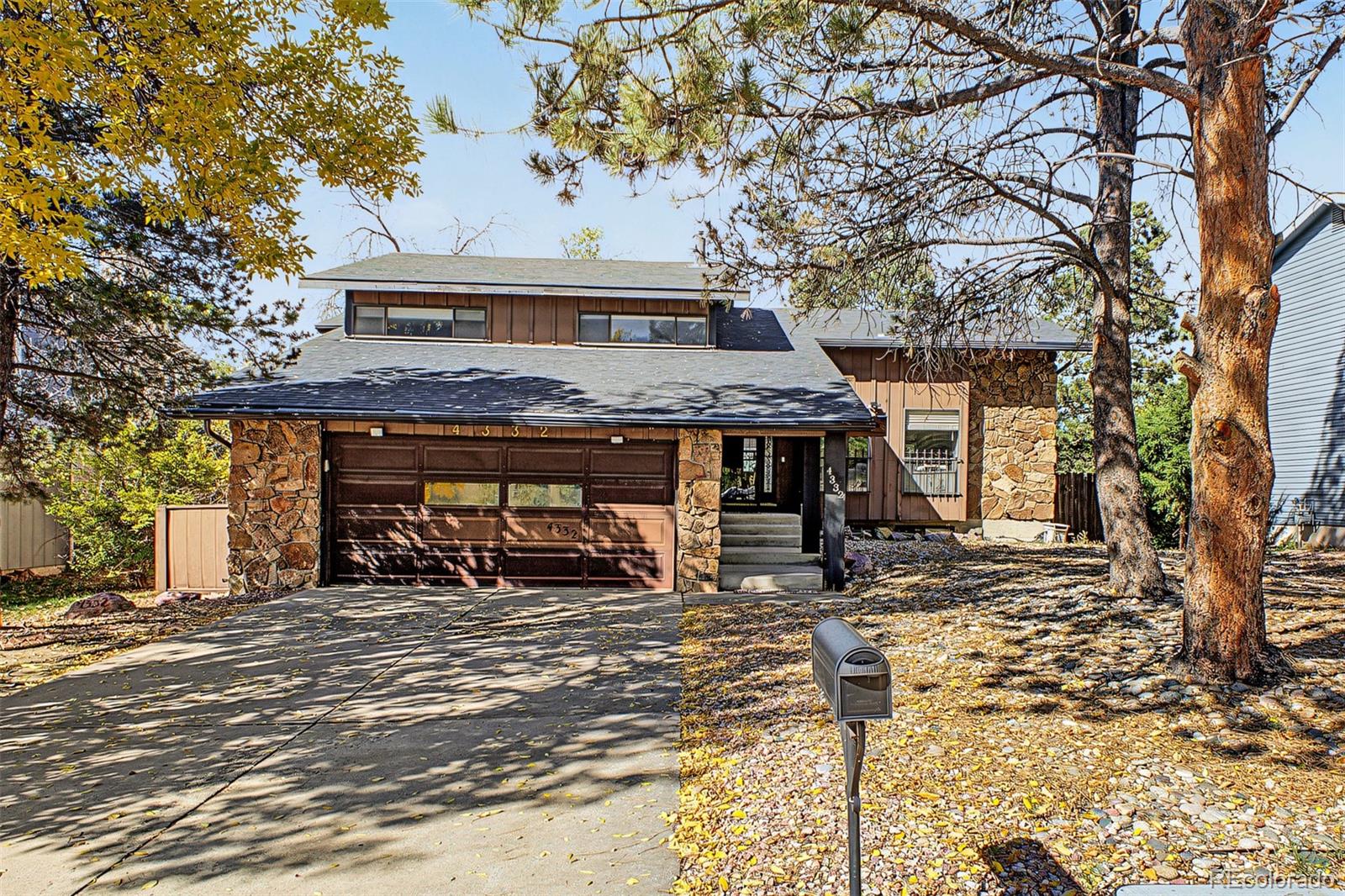 Photo 2 of Single family home for sale at 4332 Valencia Cir, Colorado Springs, CO 80917 | MLS# 6878766 | Listing updated on 2026-10-25