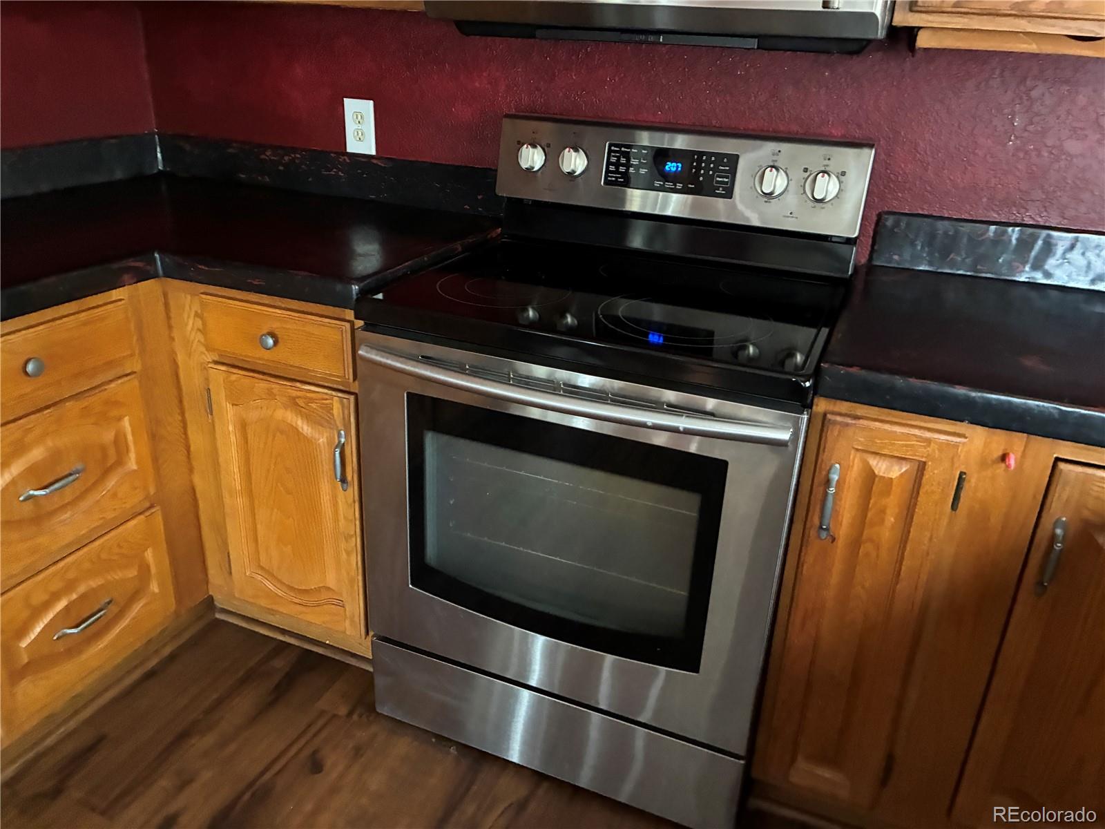 Photo 4 of Single family home for sale at 5287 S Genoa Way, Centennial, CO 80015 | MLS# 7400084 | Listing updated on 2026-10-24