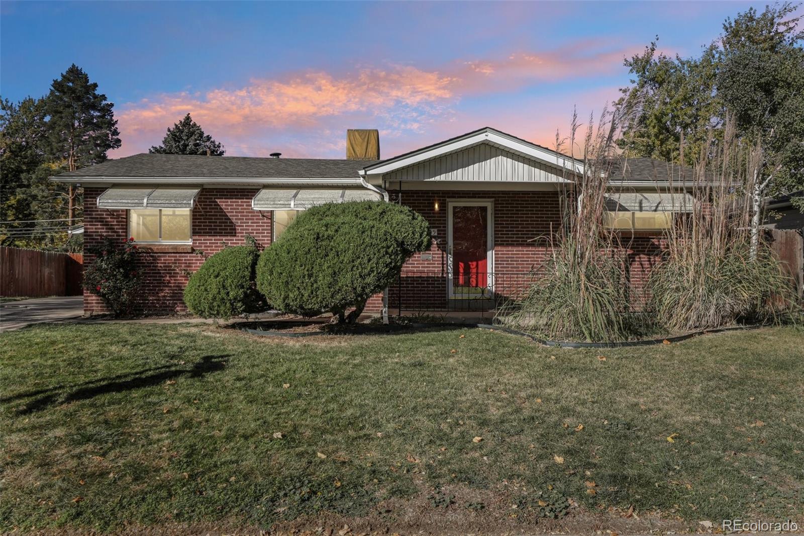 Single family home for sale at 5755 S Hickory St, Littleton, CO 80120 | MLS# 8792132