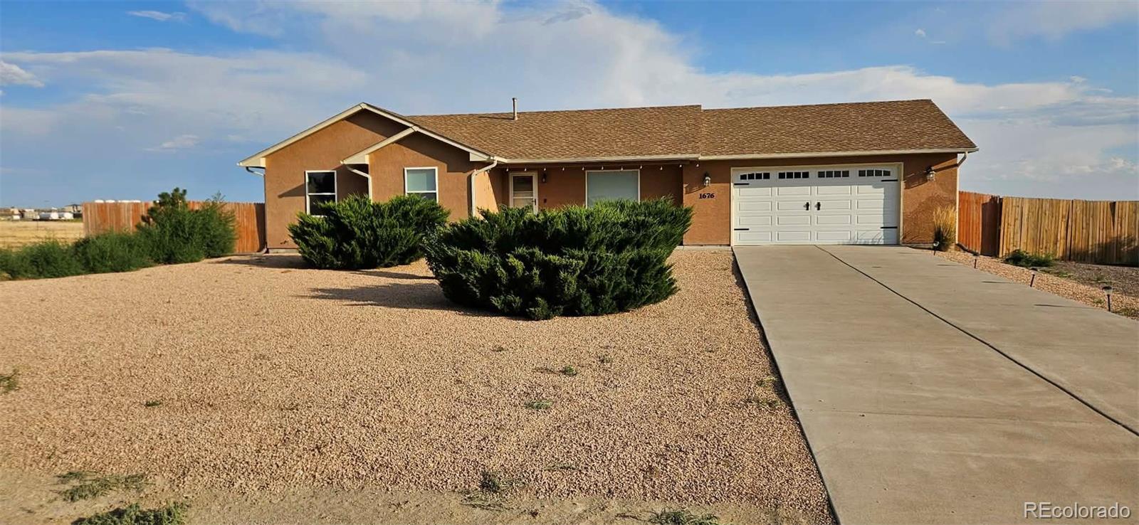Photo 1 of Single family home for sale at 1676 E Parlin Dr, Pueblo, CO 81007 | MLS# 1905131 | Listing updated on 2026-10-26
