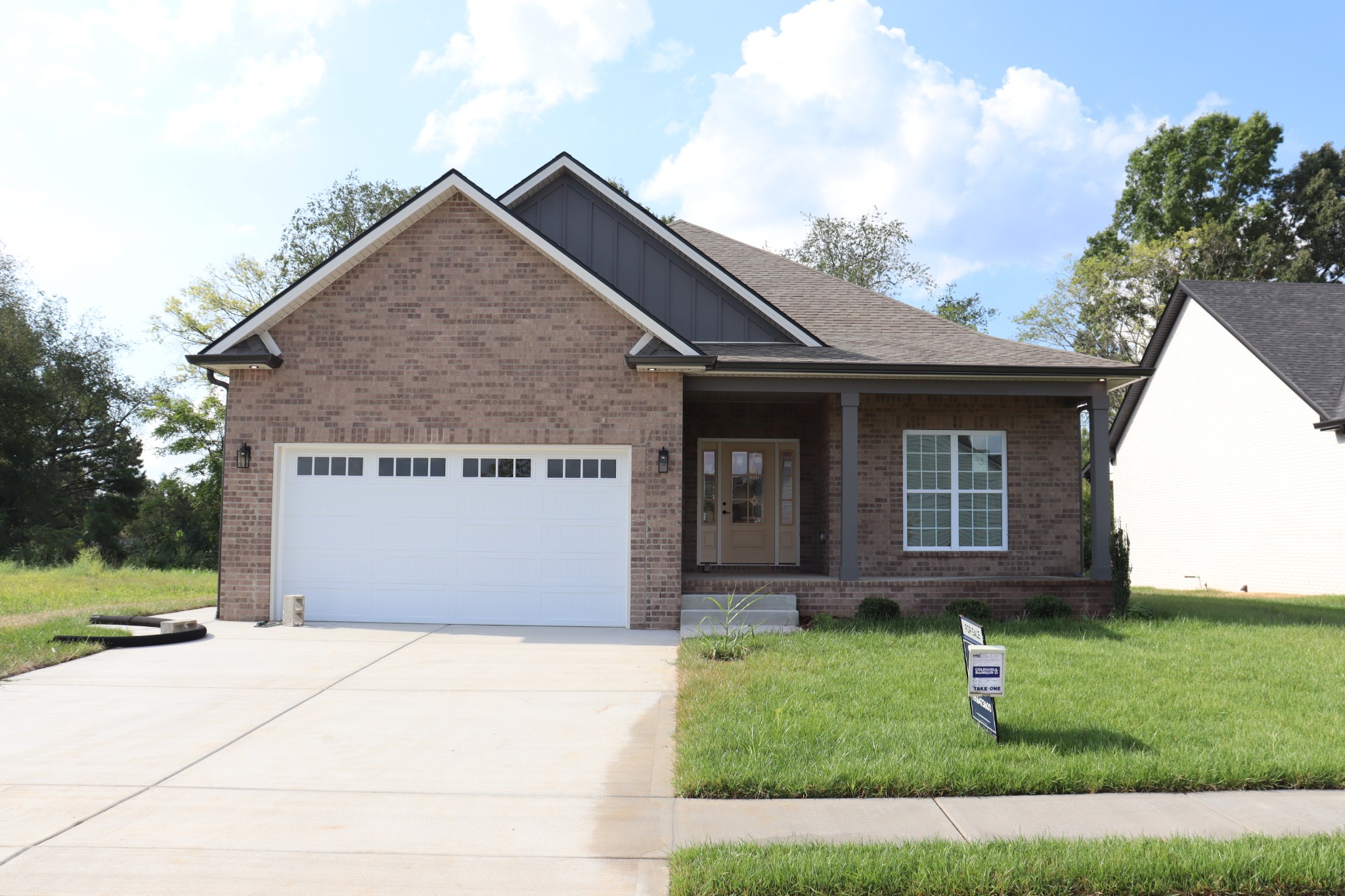 Single family home for sale at 734 Southern Pine Trl, Clarksville, TN 37043 | MLS# 3185235