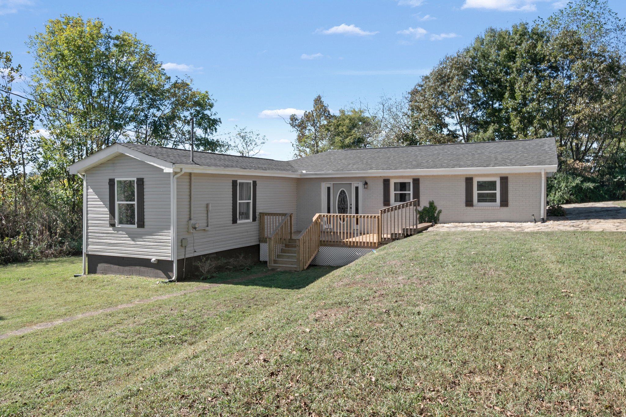 Photo 1 of Single family home for sale at 1065 Short Mountain Rd, Mc Minnville, TN 37110 | MLS# 3626612 | Listing updated on 2026-10-25