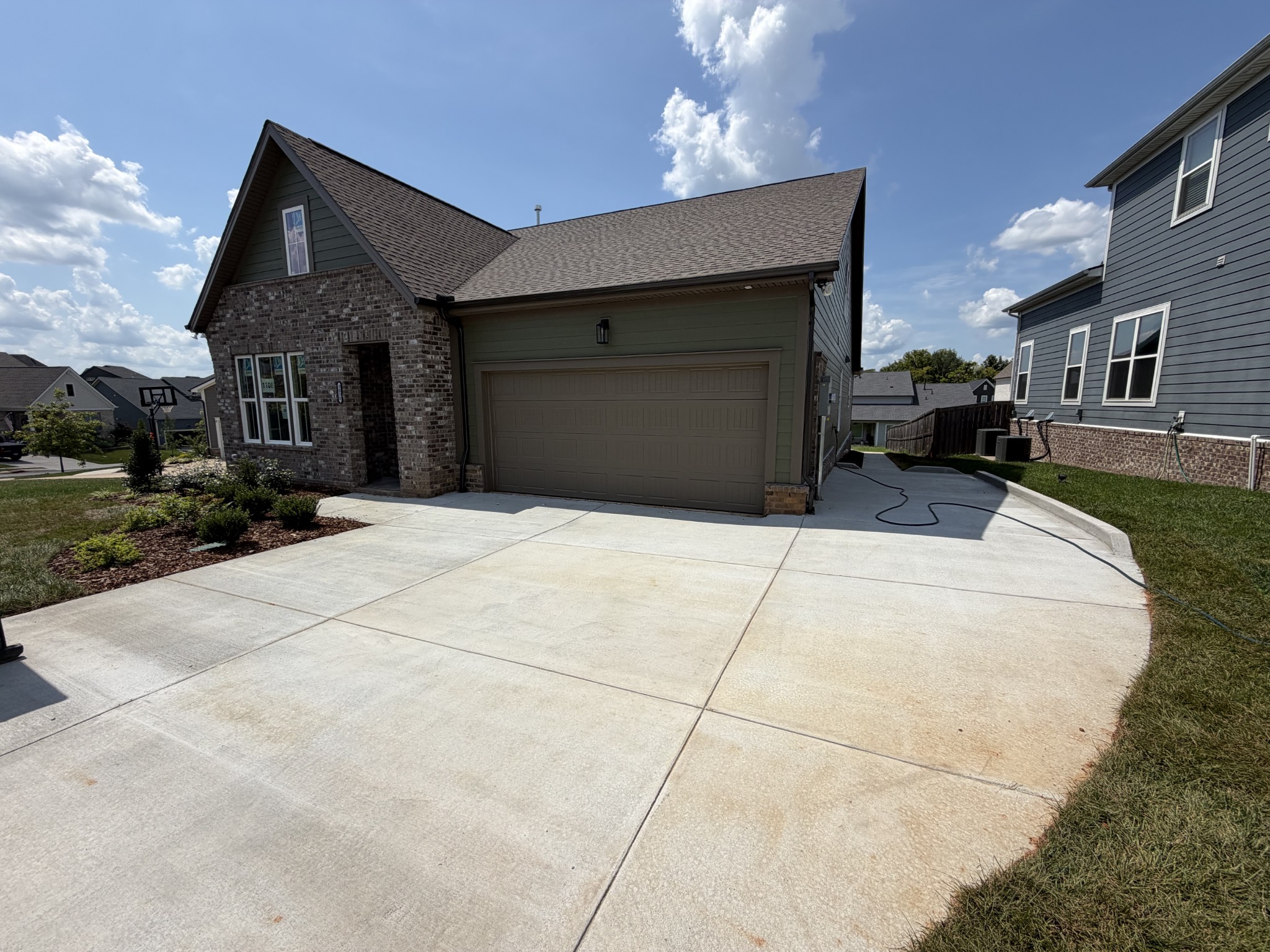 Photo 3 of Sale Pending at 3038 Shandor St, Spring Hill, TN 37174 | MLS# 3261462 | Listing updated on 2026-09-21