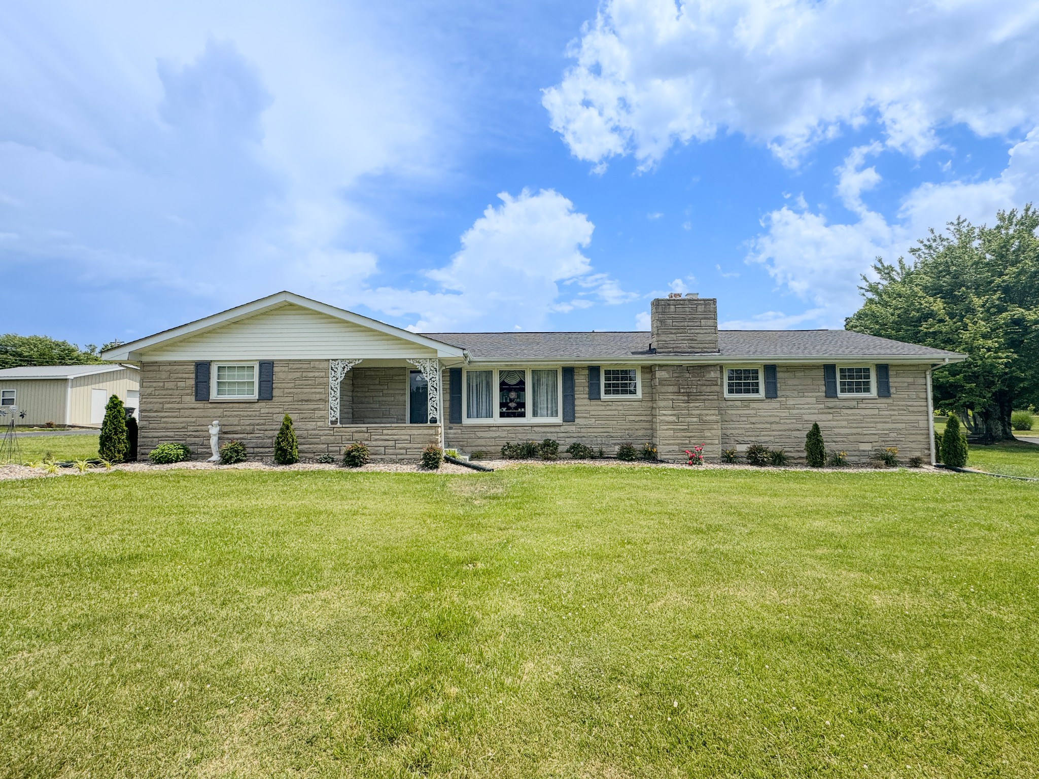 Photo 1 of Single family home for sale at 1406 Ellington Dr, Lafayette, TN 37083 | MLS# 3221153 | Listing updated on 2026-09-21