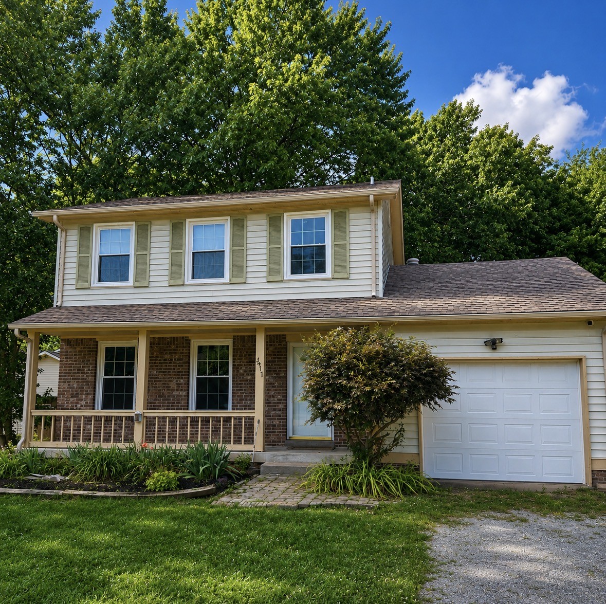 Photo 2 of Single family home for sale at 411 Bluff Dr, Clarksville, TN 37043 | MLS# 3223193 | Listing updated on 2026-09-21