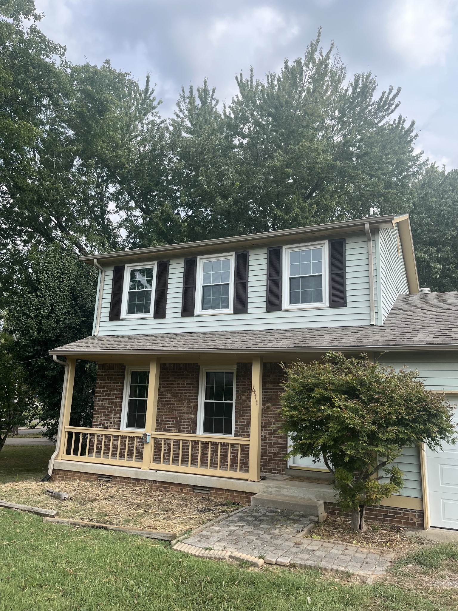 Single family home for sale at 411 Bluff Dr, Clarksville, TN 37043 | MLS# 3223193