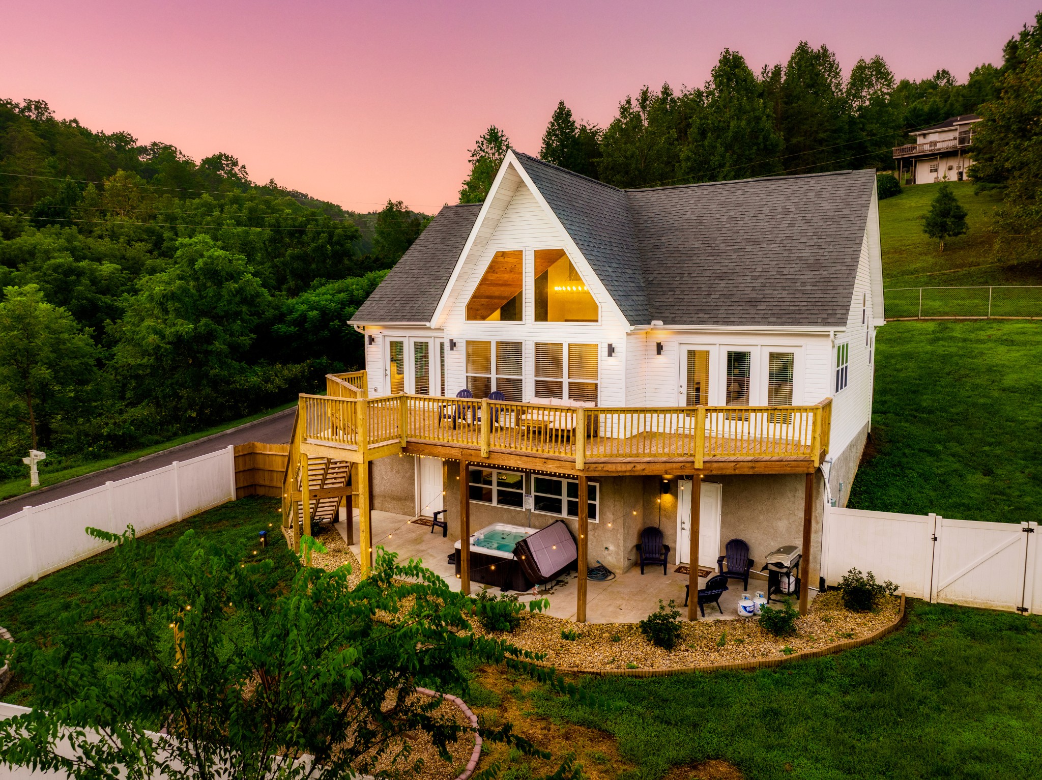Photo 1 of Single family home for sale at 3885 Katelyns Ln, Sevierville, TN 37876 | MLS# 3305345 | Listing updated on 2026-10-25