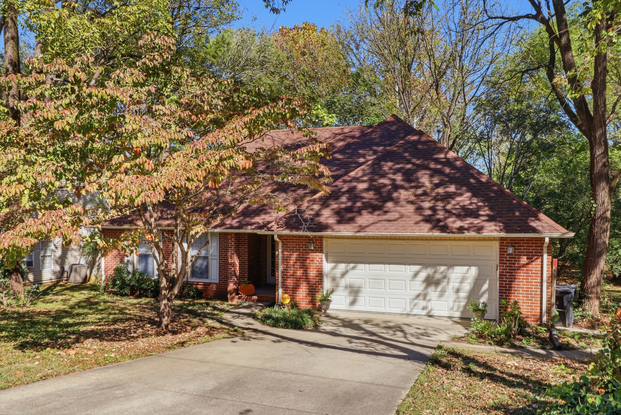 Photo 1 of Single family home for sale at 1324 Marymont Dr, Murfreesboro, TN 37129 | MLS# 3513446 | Listing updated on 2026-10-24