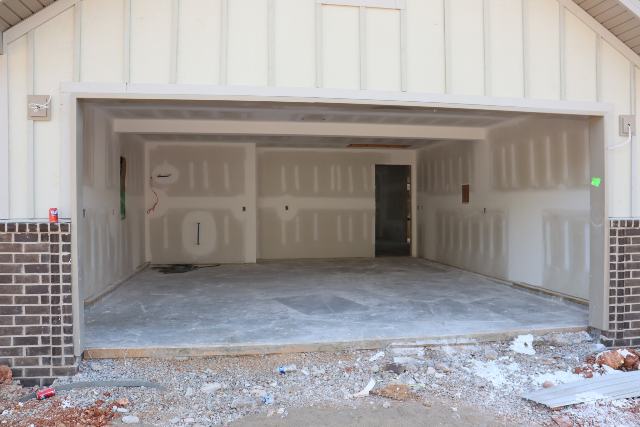Photo 3 of Single family home for sale at 597 Willow Park Dr, Clarksville, TN 37043 | MLS# 3245109 | Listing updated on 2026-09-21