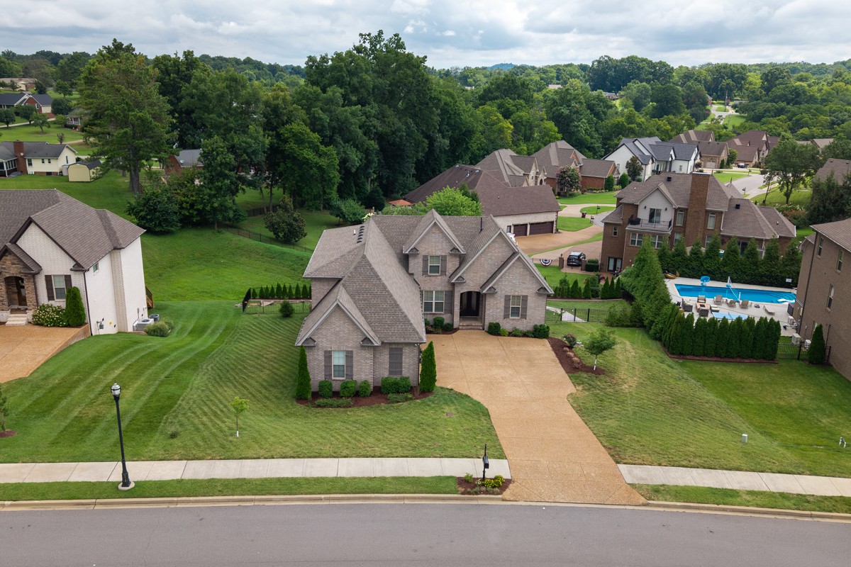 Single family home for sale at 1110 Luxborough Dr, Hendersonville, TN 37075 | MLS# 3256146