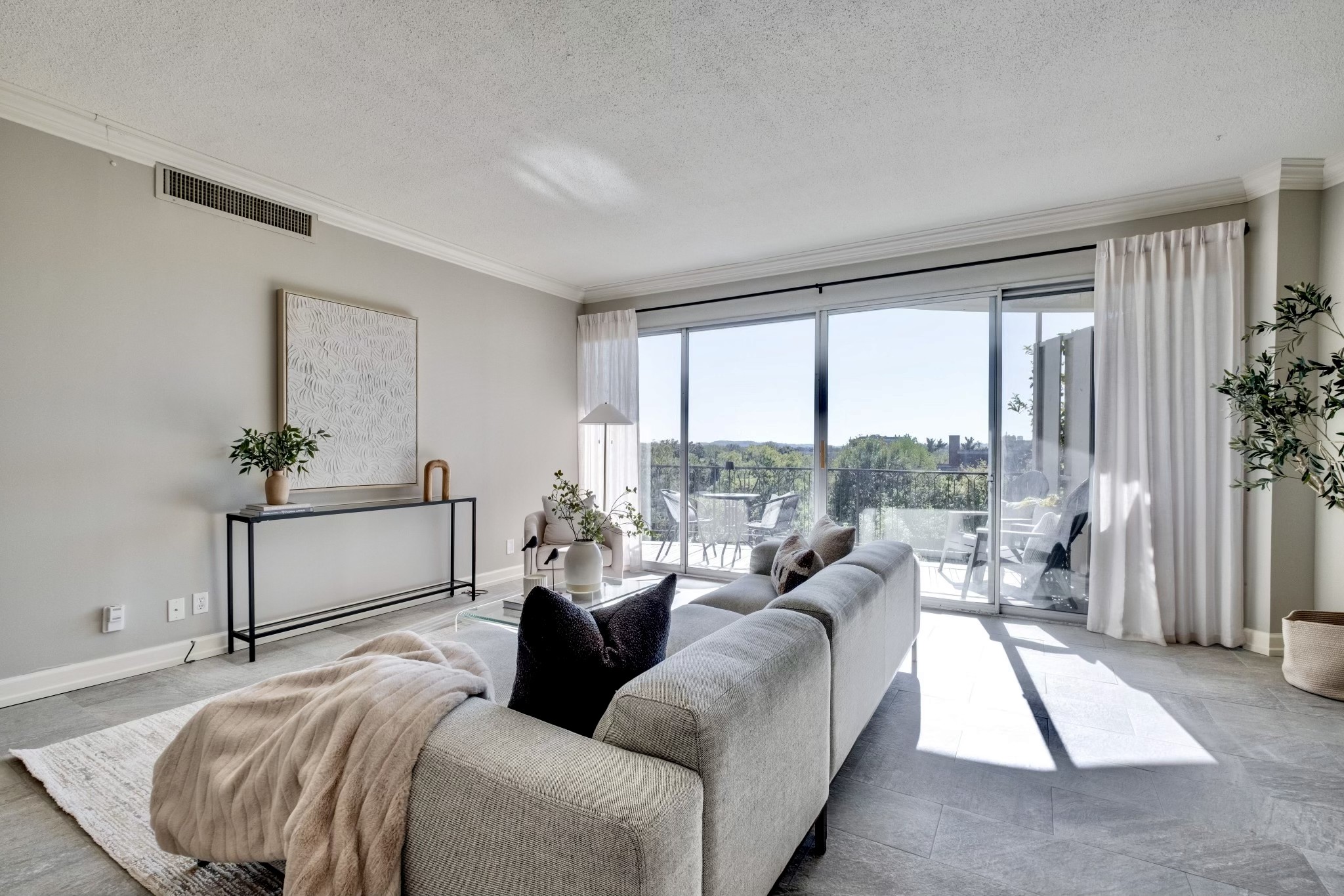 Photo 4 of Condo for sale at 4215 Harding Pike #812, Nashville, TN 37205 | MLS# 3626433 | Listing updated on 2026-10-24