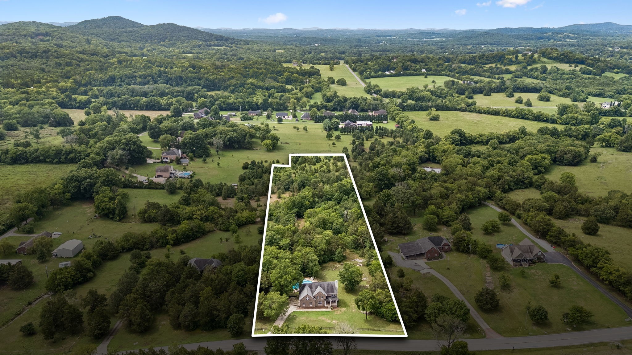Photo 1 of Single family home for sale at 2258 Eastover Rd, Lebanon, TN 37090 | MLS# 3263927 | Listing updated on 2026-09-21