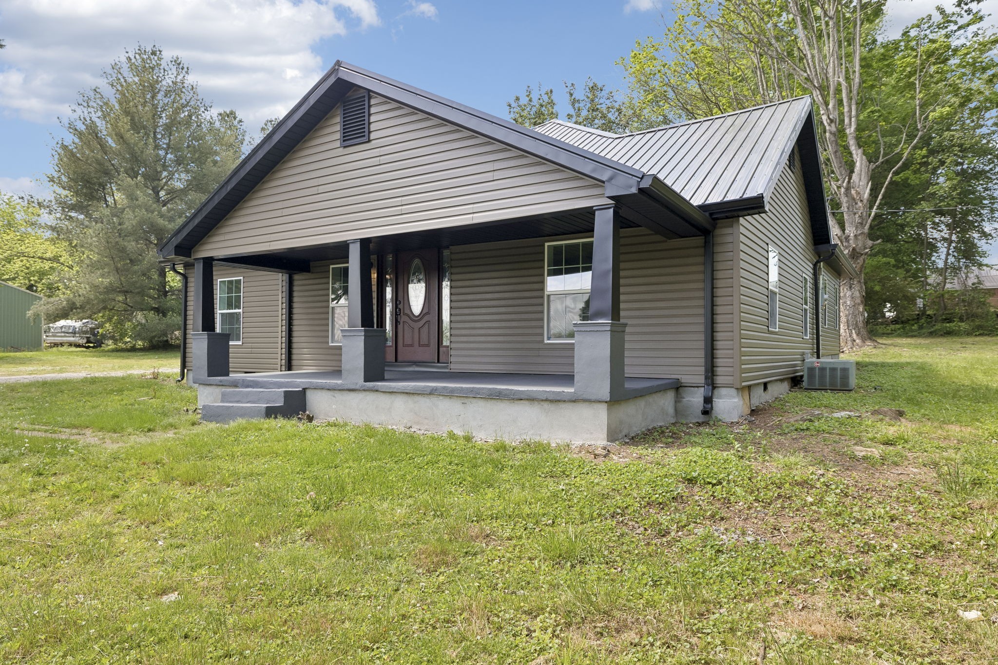 Photo 3 of Single family home for sale at 1200 Little St, Winchester, TN 37398 | MLS# 3278665 | Listing updated on 2026-10-08