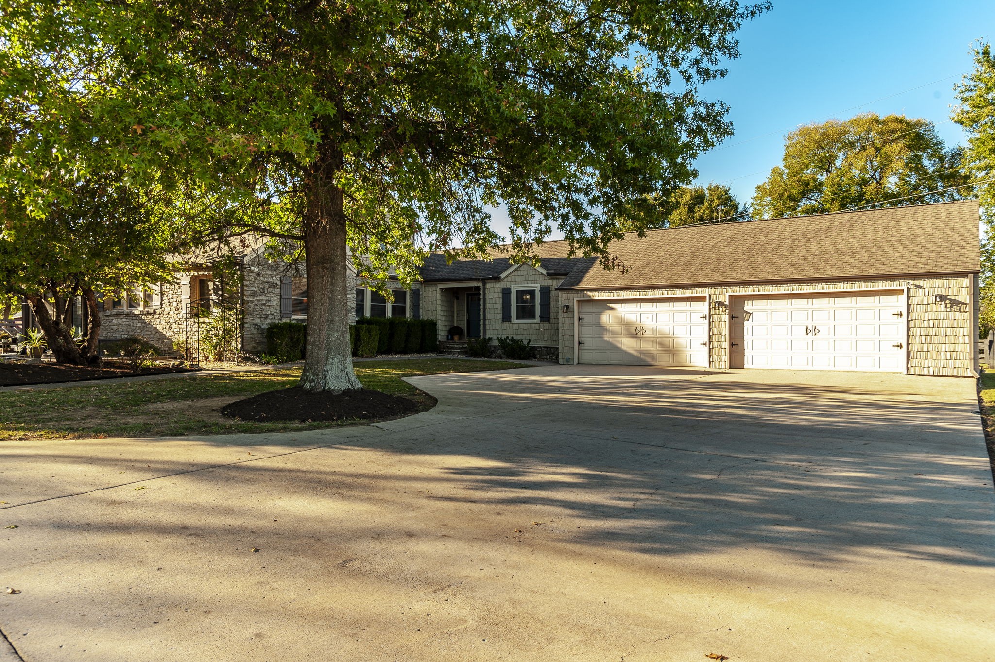 Single family home for sale at 1745 Saundersville Rd, Hendersonville, TN 37075 | MLS# 3309052