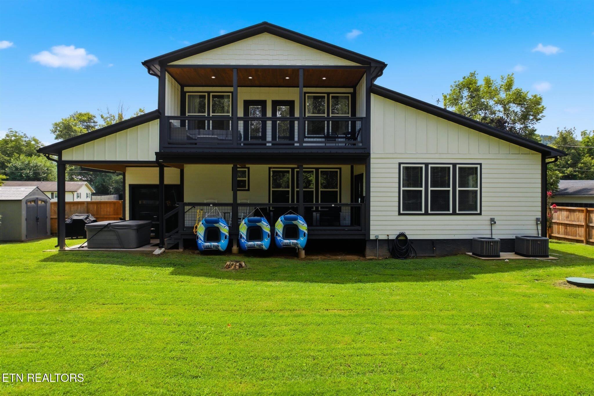 Photo 2 of Single family home for sale at 2243 Shinbone Rd, Sevierville, TN 37876 | MLS# 3311881 | Listing updated on 2026-10-24