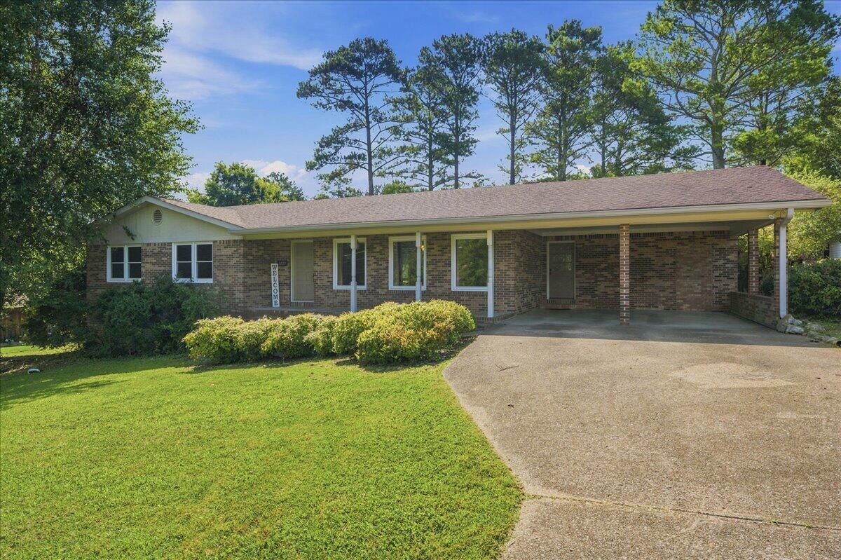 Photo 3 of Single family home for sale at 1232 Hall Dr, Bridgeport, AL 35740 | MLS# 3288361 | Listing updated on 2026-09-21