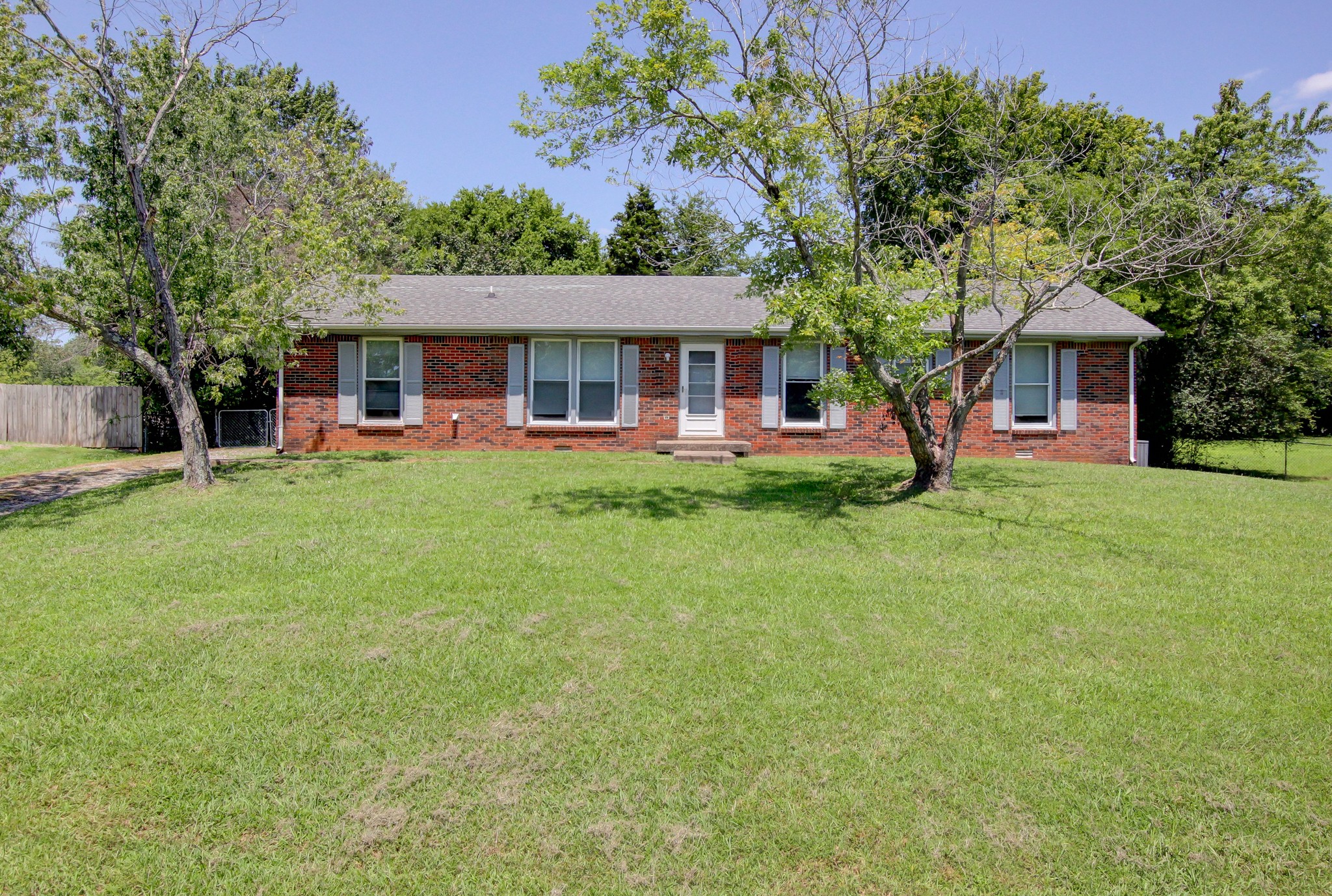 Single family home for sale at 521 Cheatham Dr, Clarksville, TN 37042 | MLS# 3311687