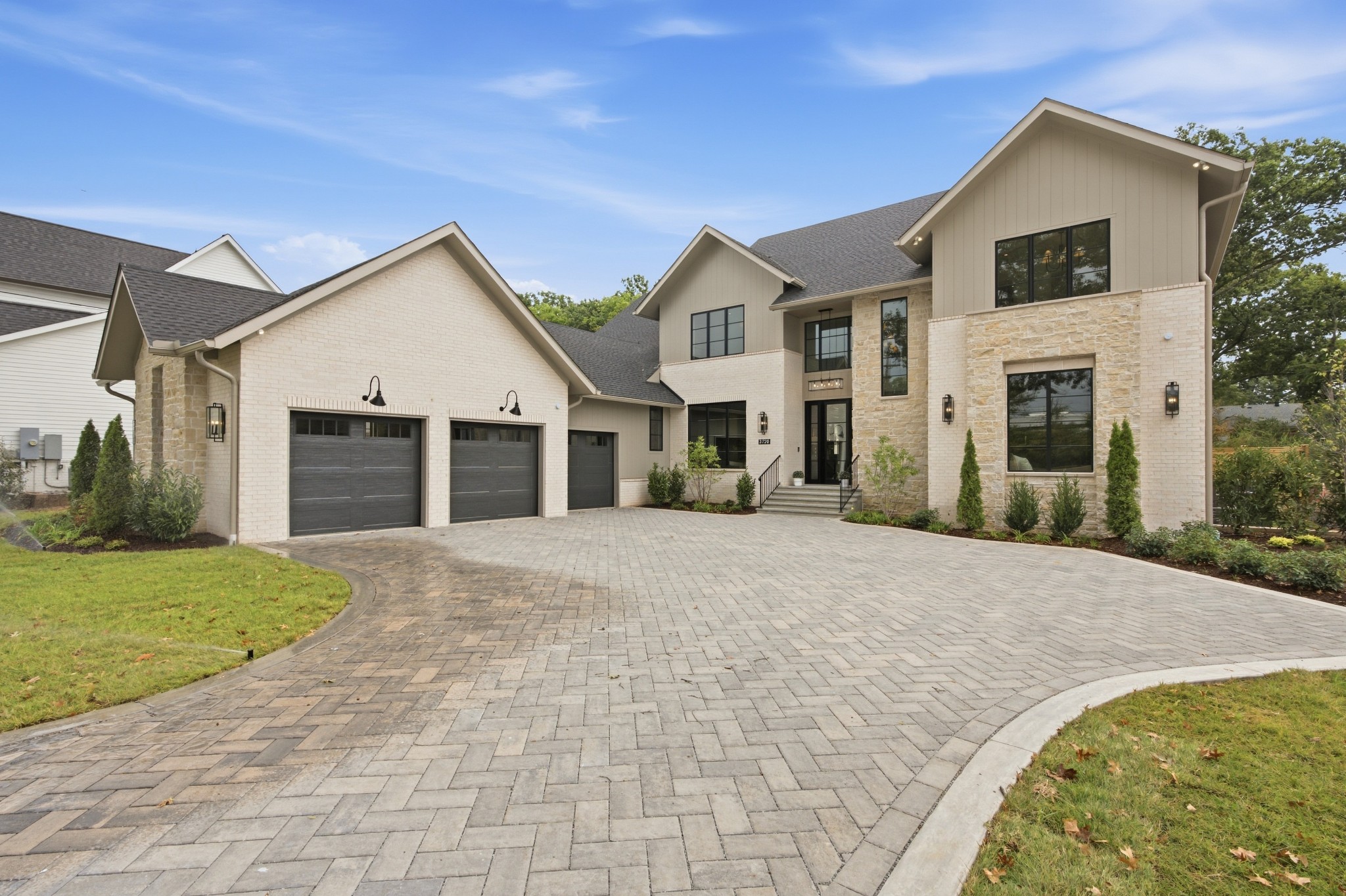 Photo 2 of Mansion for sale at 3720 Benham Ave, Nashville, TN 37215 | MLS# 3326358 | Listing updated on 2026-10-23