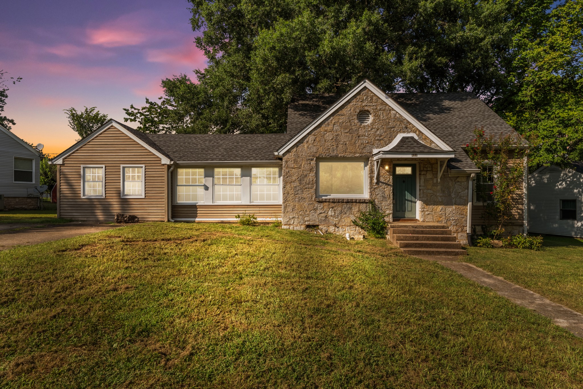 Photo 4 of Single family home for sale at 421 8th Avenue S, Lewisburg, TN 37091 | MLS# 3501354 | Listing updated on 2026-10-24