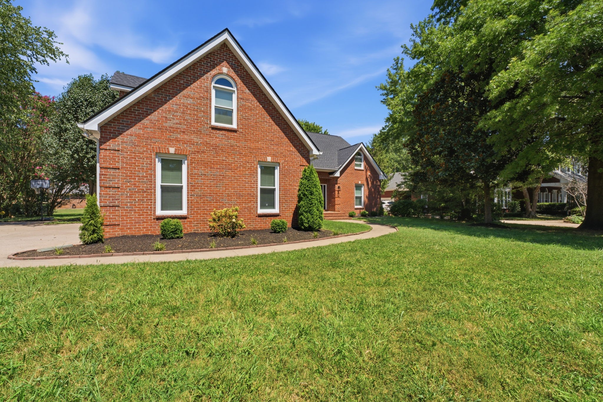 Photo 2 of Single family home for sale at 1622 Buckingham Dr, Murfreesboro, TN 37129 | MLS# 3518799 | Listing updated on 2026-09-24