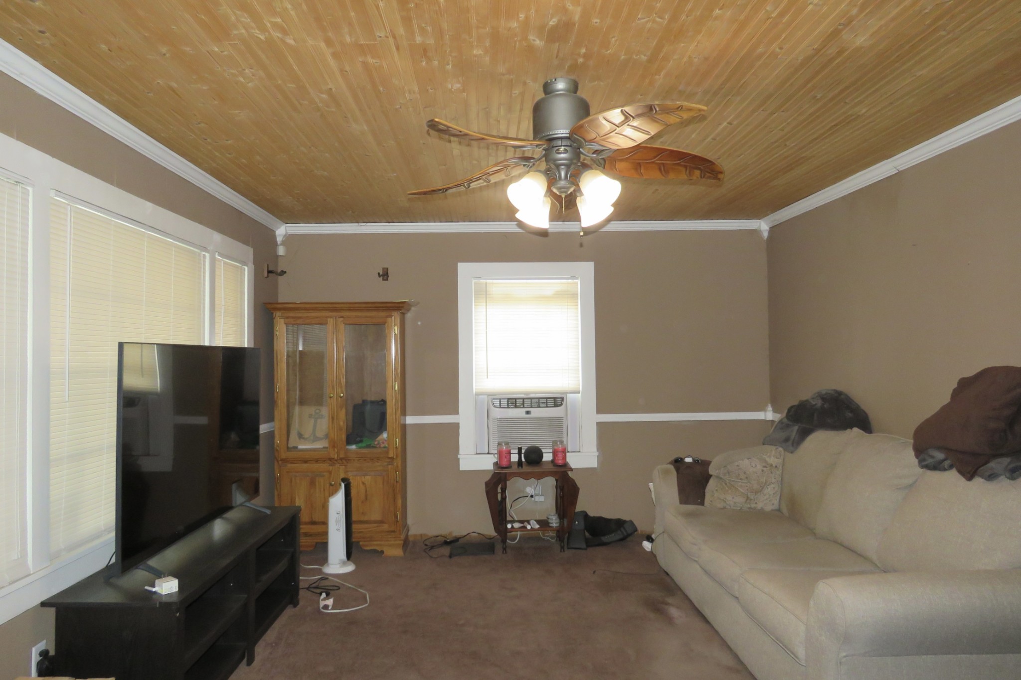 Photo 2 of Single family home for sale at 352 N Spring St, Sparta, TN 38583 | MLS# 3526797 | Listing updated on 2026-09-21