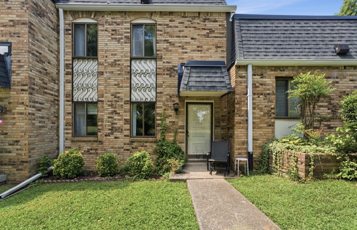 Photo 1 of Townhouse for sale at 258 Lake Chateau Dr, Hermitage, TN 37076 | MLS# 3528285 | Listing updated on 2026-10-23