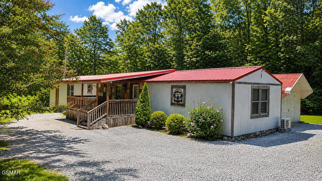 Photo 1 of Single family home for sale at 4129 Manis Hollow Road, Gatlinburg, TN 37738 | MLS# 3527561 | Listing updated on 2026-09-21