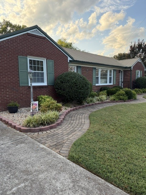 Photo 3 of Single family home for sale at 1110 Lindell Blvd, Shelbyville, TN 37160 | MLS# 3528743 | Listing updated on 2026-09-24