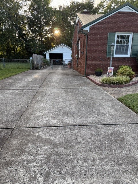 Photo 3 of Single family home for sale at 1110 Lindell Blvd, Shelbyville, TN 37160 | MLS# 3528743 | Listing updated on 2026-09-24