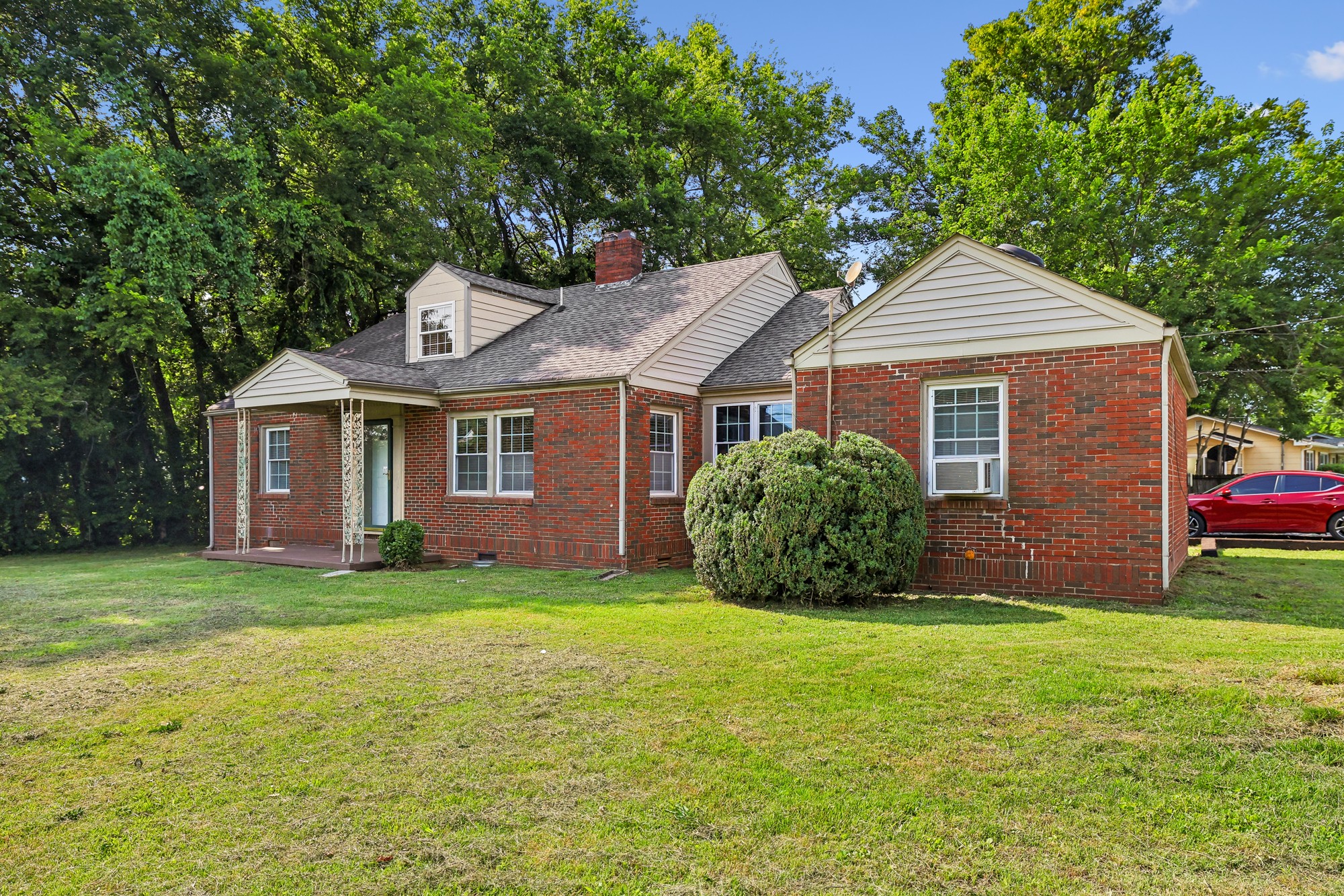 Photo 2 of Sale Pending at 929 Greenland Dr, Murfreesboro, TN 37130 | MLS# 3544229 | Listing updated on 2026-09-24