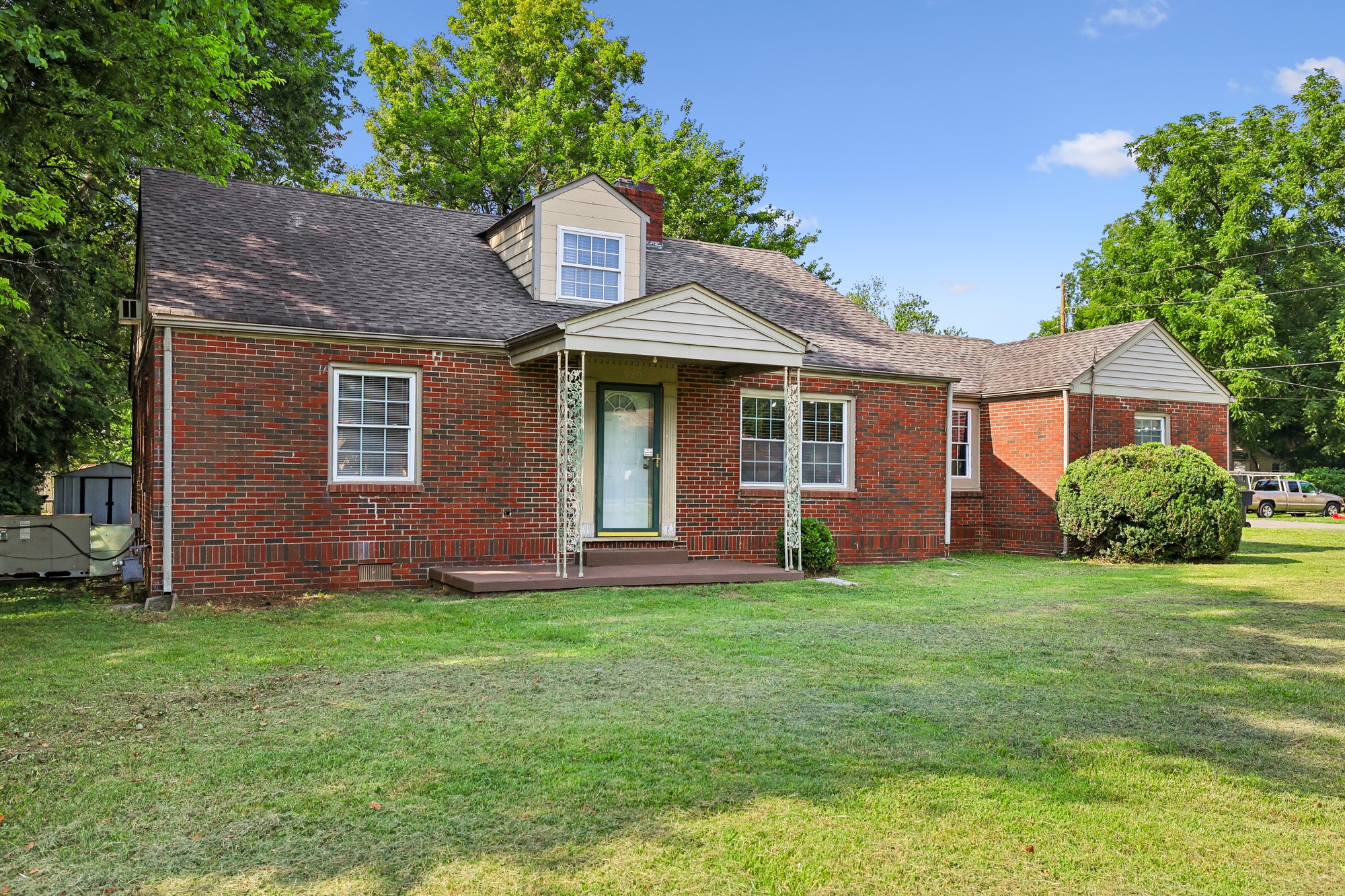 Photo 3 of Sale Pending at 929 Greenland Dr, Murfreesboro, TN 37130 | MLS# 3544229 | Listing updated on 2026-09-24