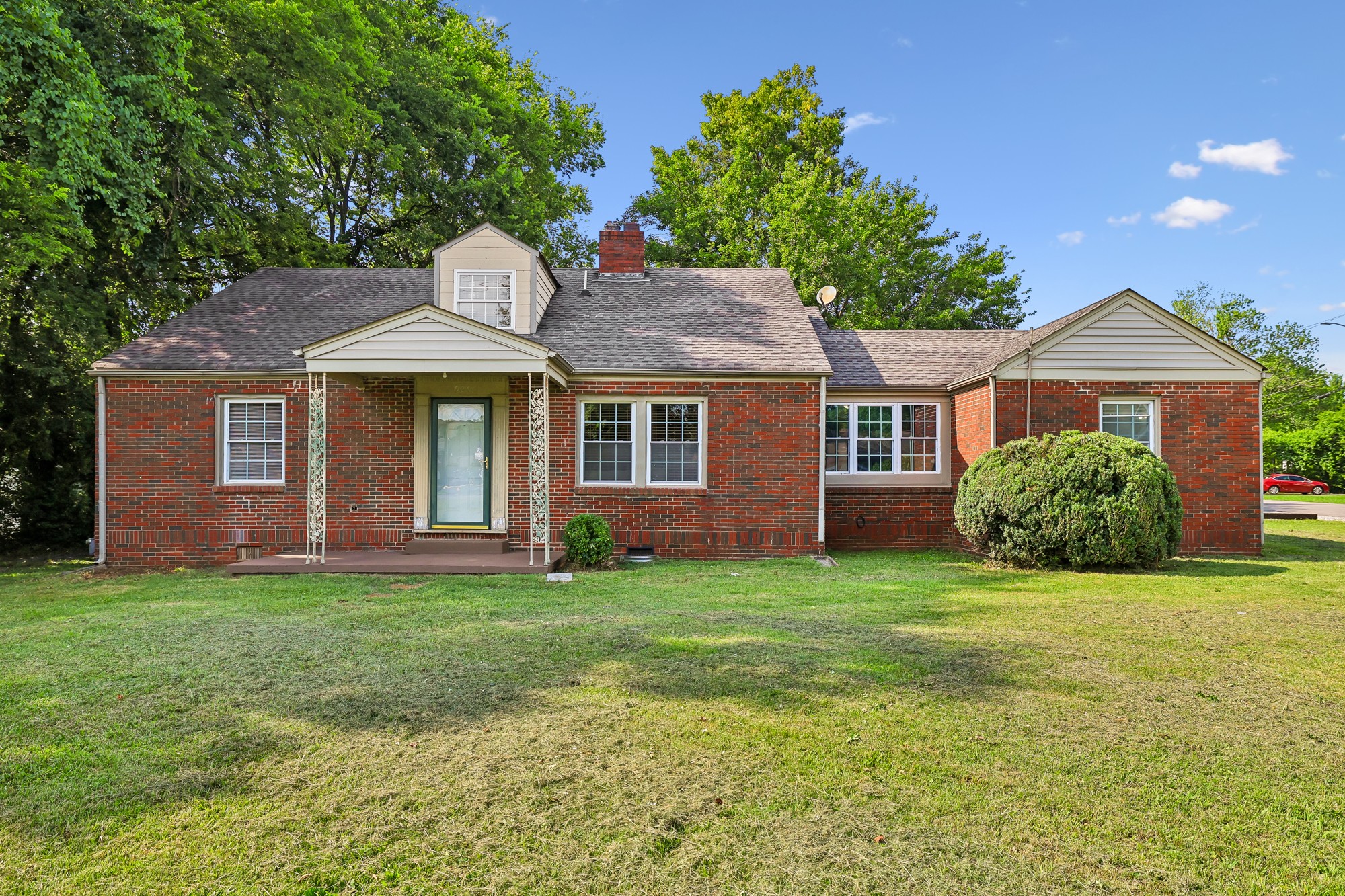 Photo 1 of Sale Pending at 929 Greenland Dr, Murfreesboro, TN 37130 | MLS# 3544229 | Listing updated on 2026-09-24