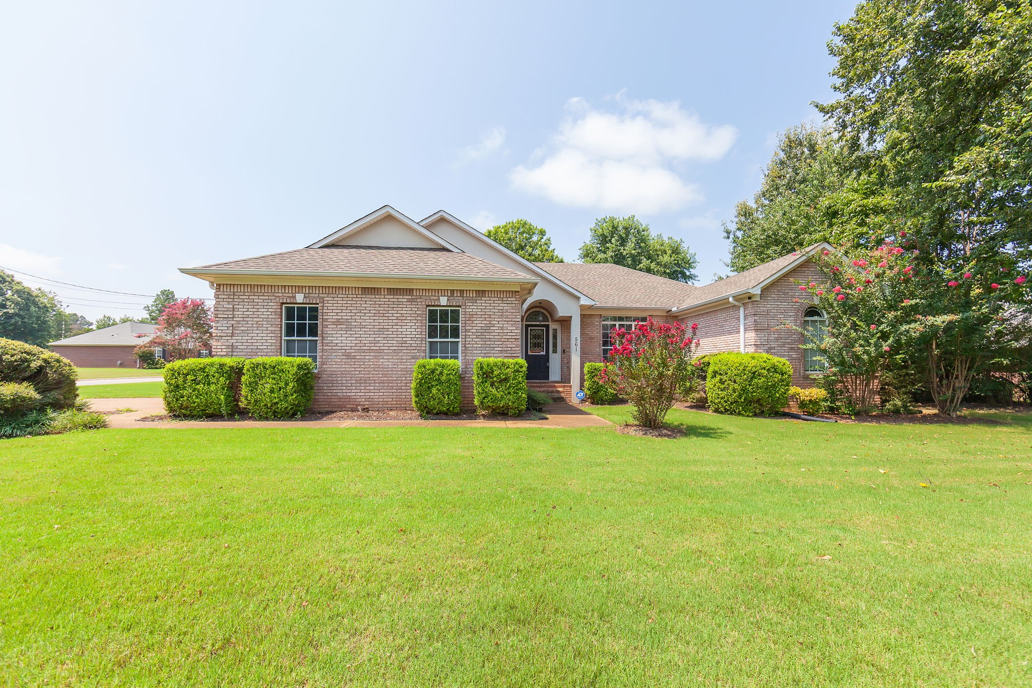 Photo 3 of Sale Pending at 561 Gettysburg Dr, Jackson, TN 38305 | MLS# 3543240 | Listing updated on 2026-09-21