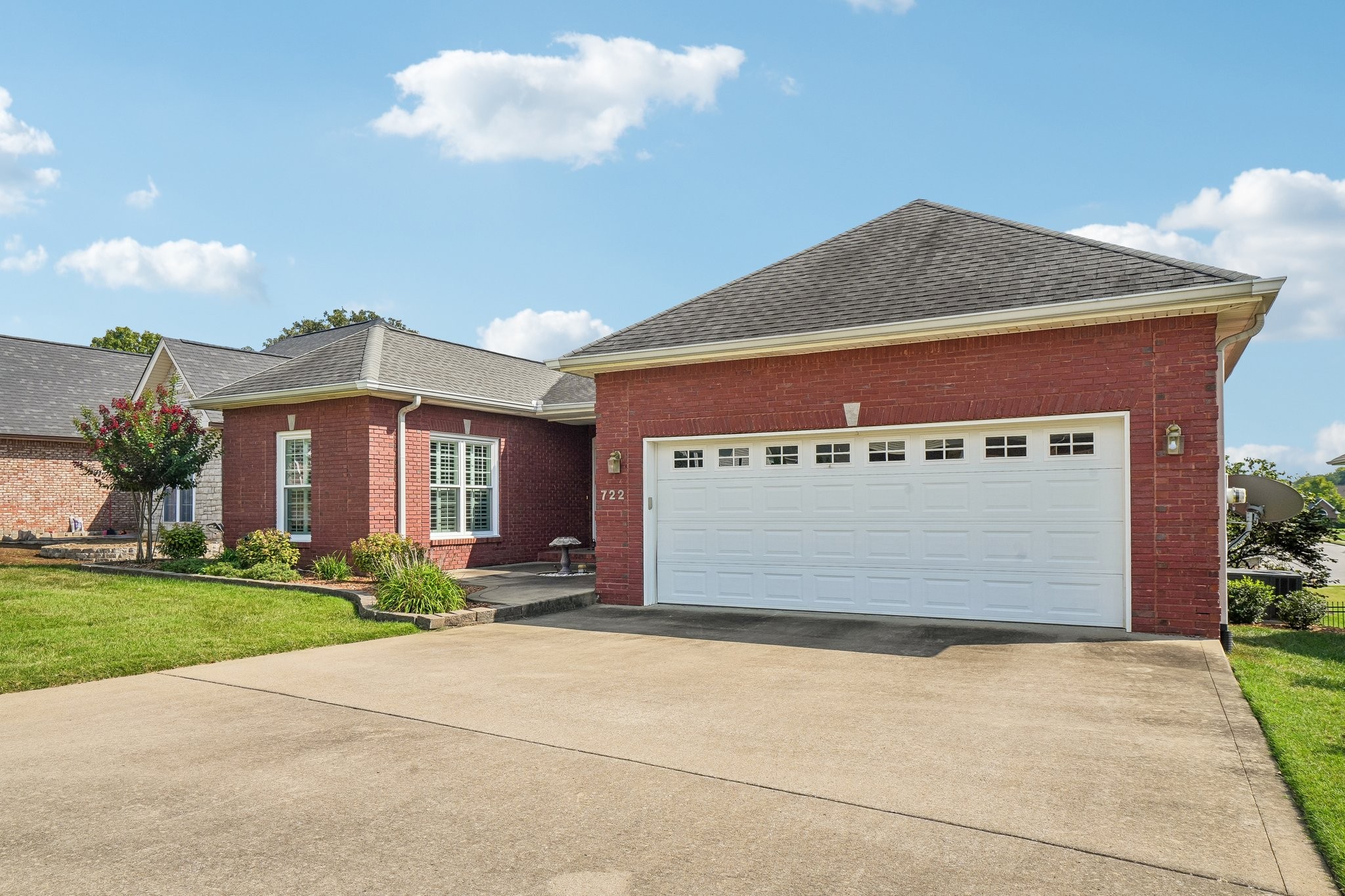 Photo 4 of Single family home for sale at 722 Courtland Ave, Clarksville, TN 37043 | MLS# 3546251 | Listing updated on 2026-09-21