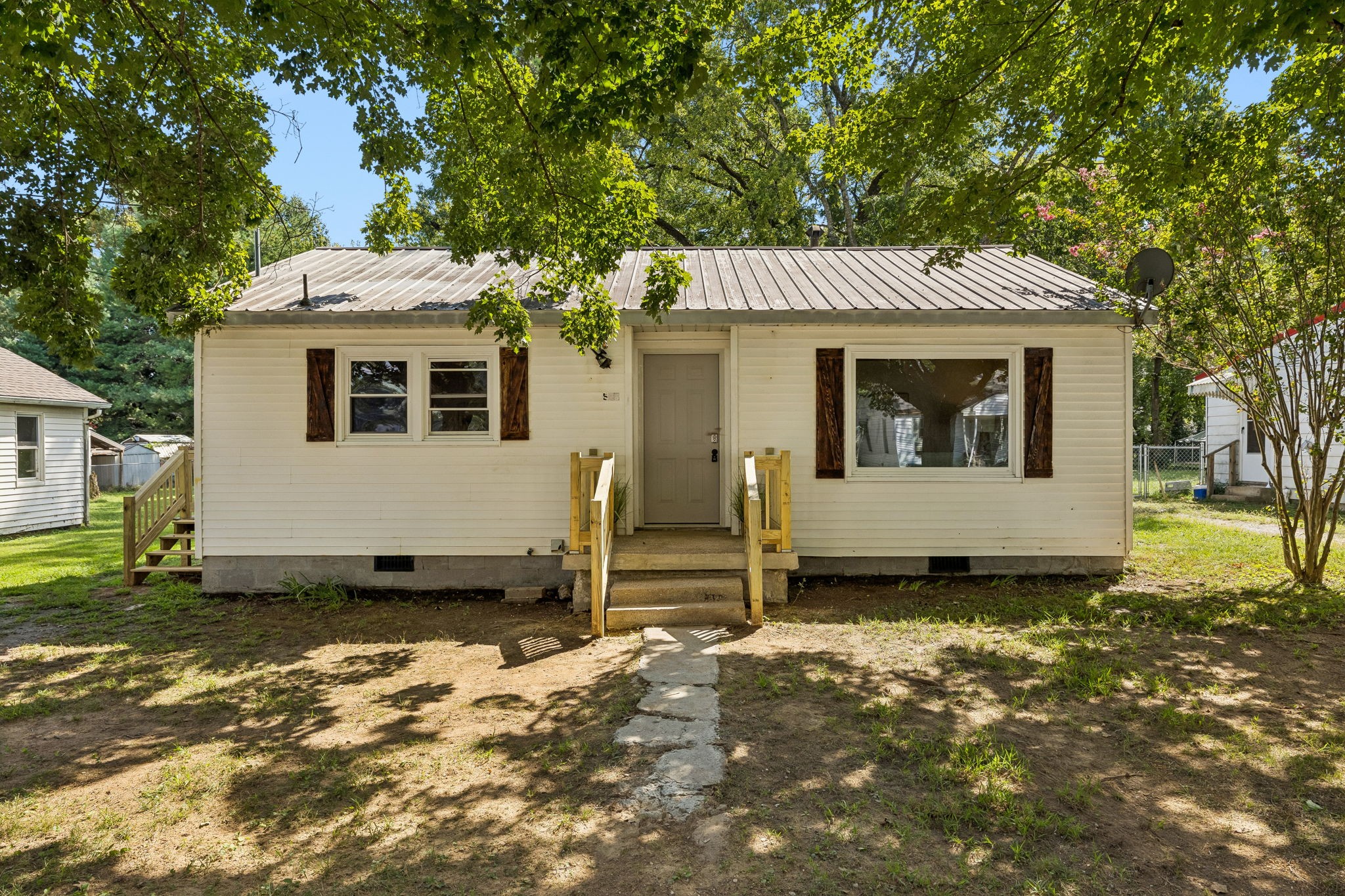 Photo 2 of Single family home for sale at 527 3rd Street, Lawrenceburg, TN 38464 | MLS# 3546627 | Listing updated on 2026-09-21