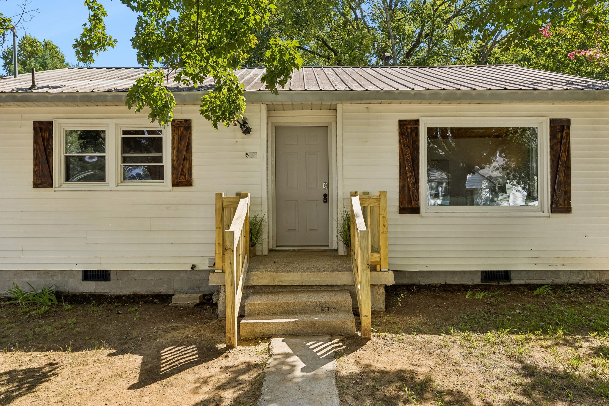 Photo 3 of Single family home for sale at 527 3rd Street, Lawrenceburg, TN 38464 | MLS# 3546627 | Listing updated on 2026-09-21