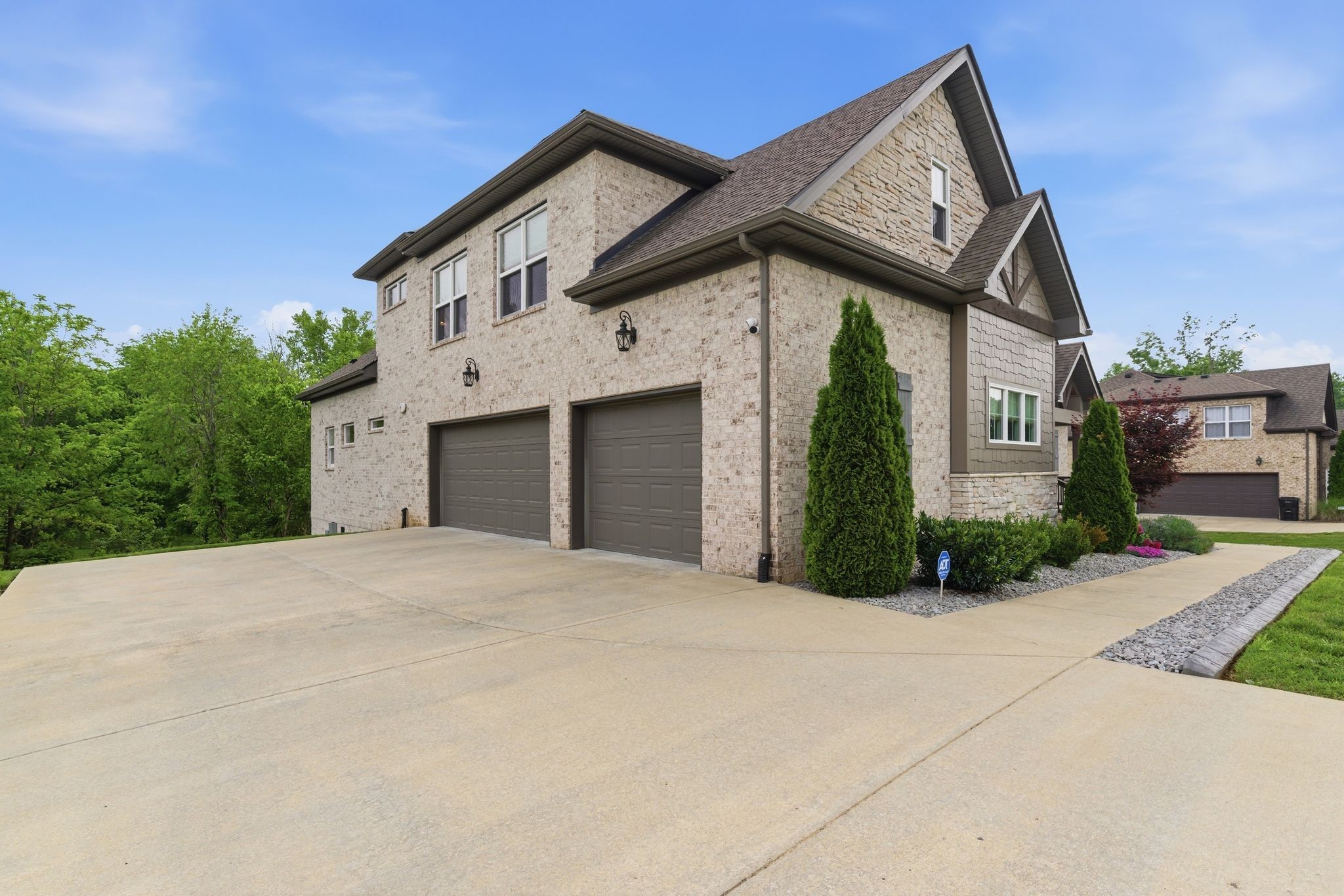 Photo 3 of Single family home for sale at 971 Nashs Nook, Columbia, TN 38401 | MLS# 3592131 | Listing updated on 2026-09-21