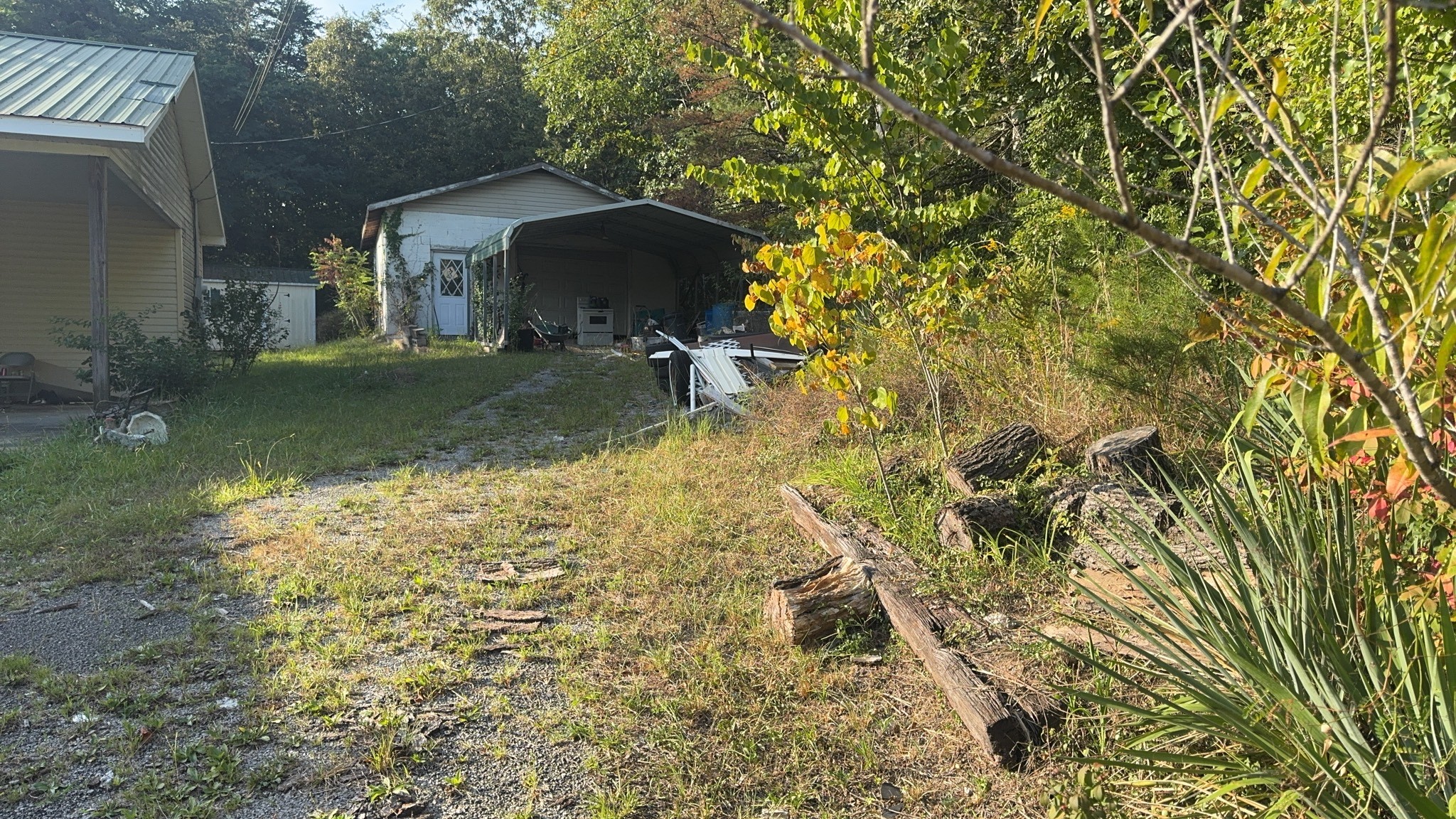 Photo 3 of Single family home for sale at 1694 Poplar Dr, Crossville, TN 38571 | MLS# 3594196 | Listing updated on 2026-09-21