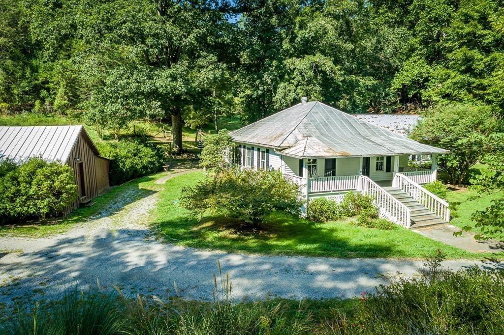 Photo 1 of Single family home for sale at 1570 S Helton Rd, Sevierville, TN 37862 | MLS# 3596643 | Listing updated on 2026-09-21