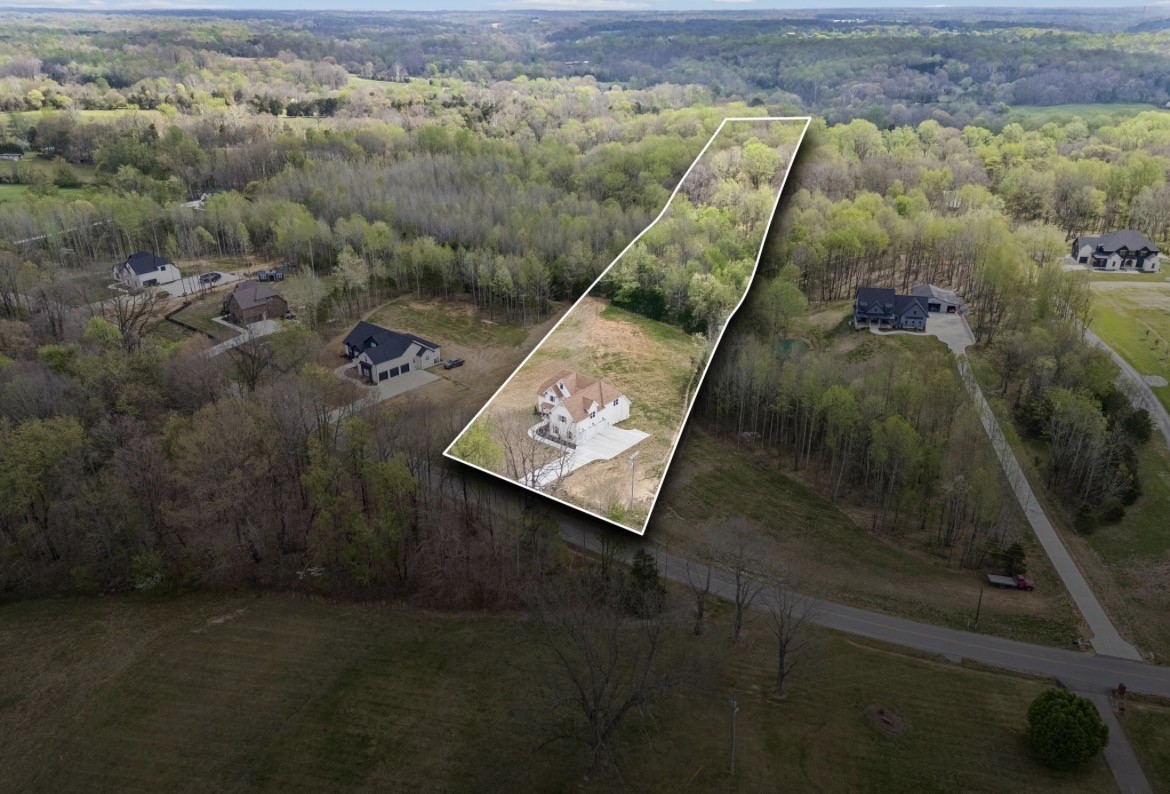 Photo 3 of Single family home for sale at 1065 Gholson Rd, Clarksville, TN 37043 | MLS# 3597180 | Listing updated on 2026-09-21