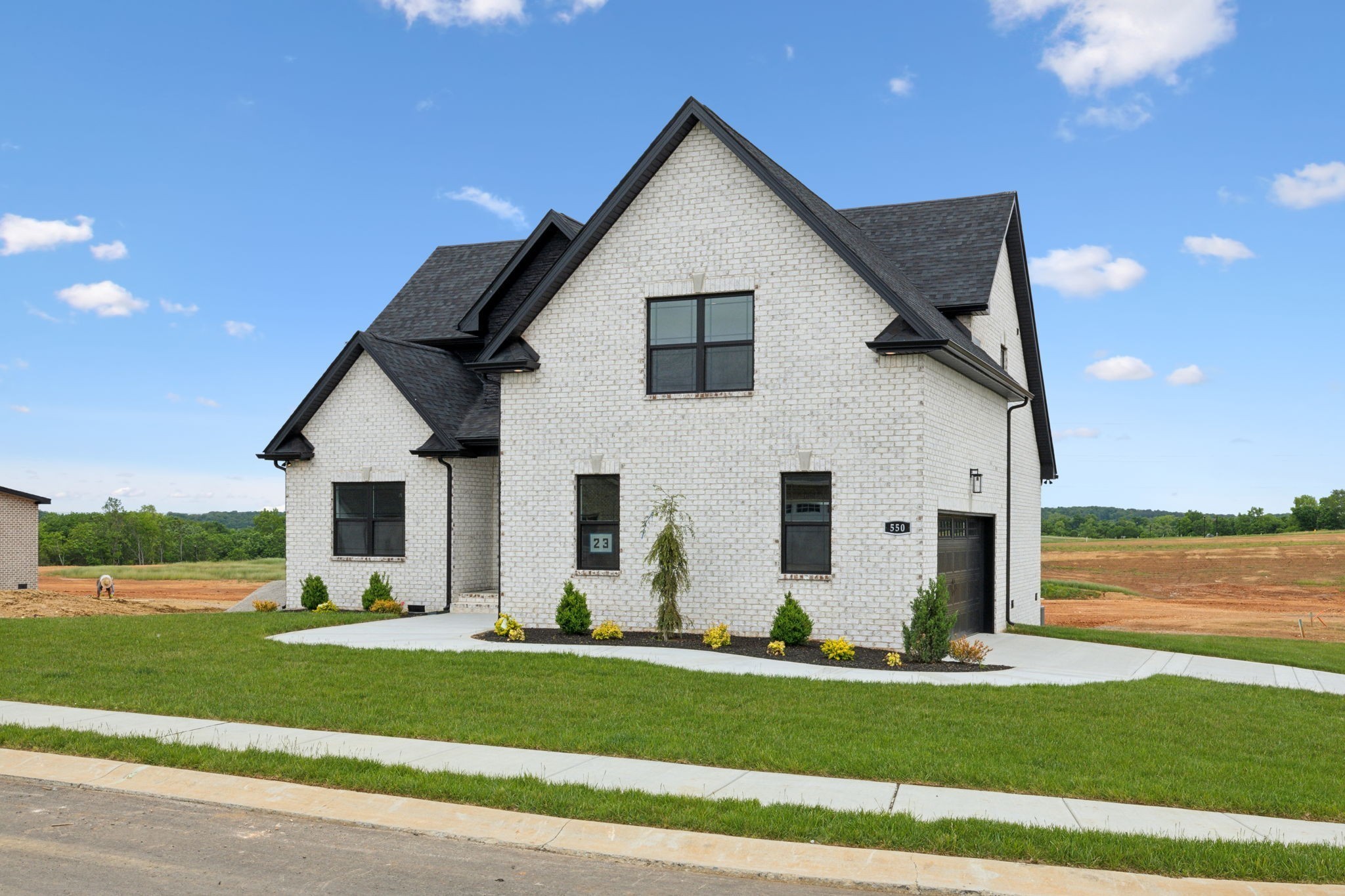 Photo 3 of Single family home for sale at 550 Foxglove Ln, Clarksville, TN 37043 | MLS# 3596918 | Listing updated on 2026-09-21