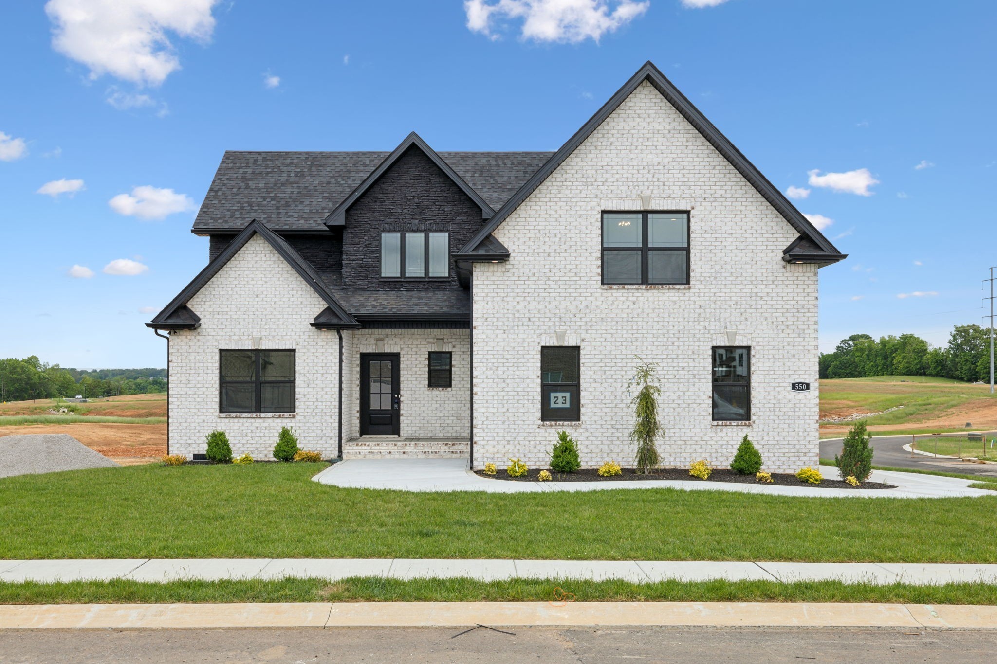 Photo 2 of Single family home for sale at 550 Foxglove Ln, Clarksville, TN 37043 | MLS# 3596918 | Listing updated on 2026-09-21