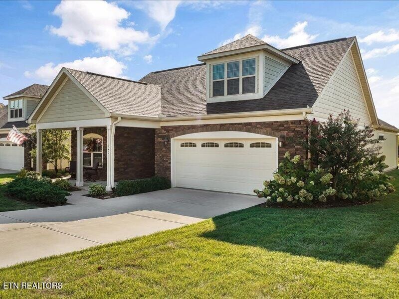 Photo 2 of Sale Pending at 923 Pryse Farm Blvd, Farragut, TN 37934 | MLS# 3596907 | Listing updated on 2026-09-21