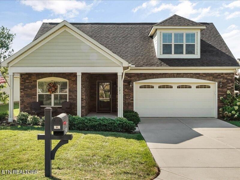 Photo 1 of Sale Pending at 923 Pryse Farm Blvd, Farragut, TN 37934 | MLS# 3596907 | Listing updated on 2026-09-21