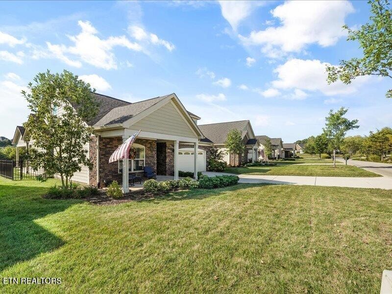 Photo 4 of Sale Pending at 923 Pryse Farm Blvd, Farragut, TN 37934 | MLS# 3596907 | Listing updated on 2026-09-21