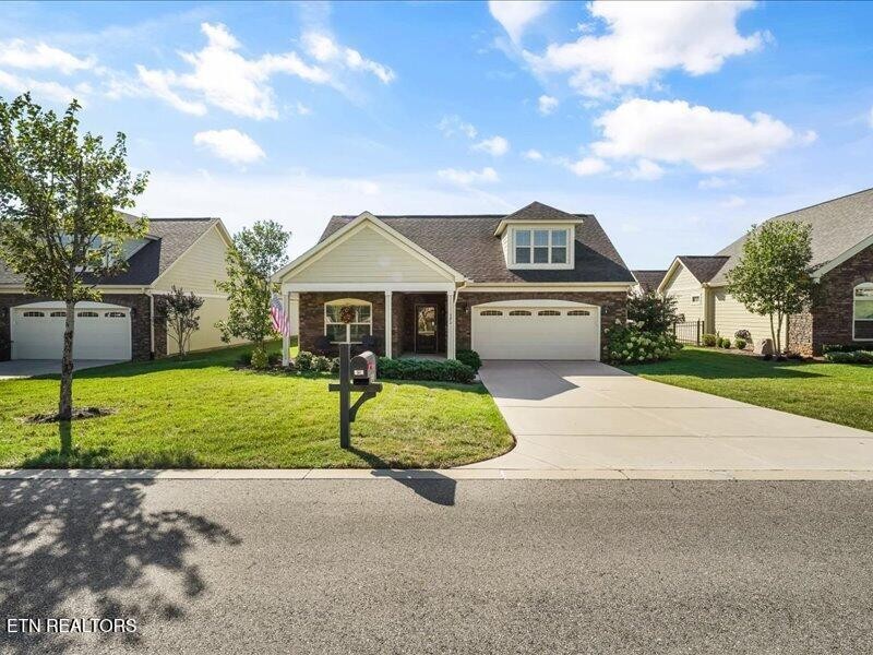 Photo 3 of Sale Pending at 923 Pryse Farm Blvd, Farragut, TN 37934 | MLS# 3596907 | Listing updated on 2026-09-21